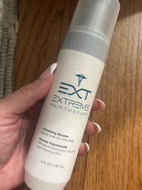 EXTREME Hair Therapy Volumizing Mousse – White